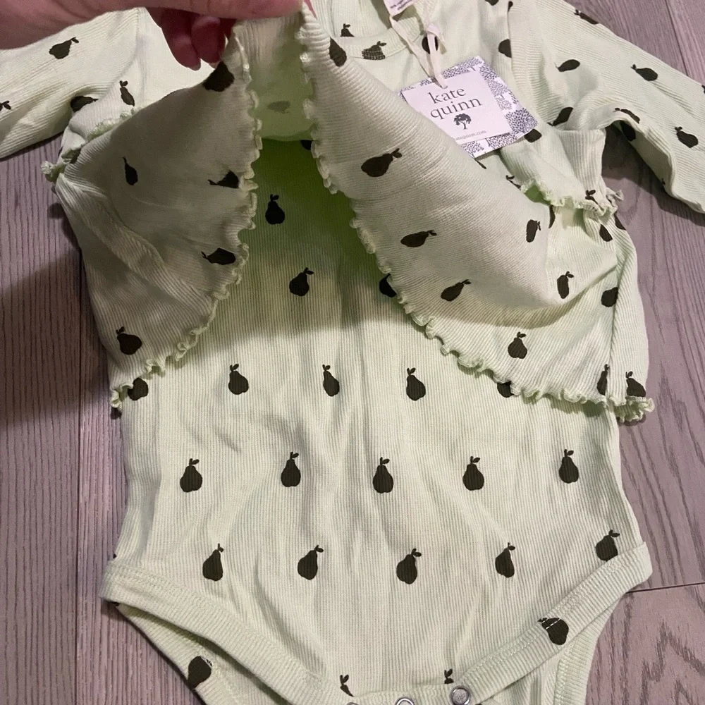 Kate Quinn Pear Bodysuit NWT Size 2T